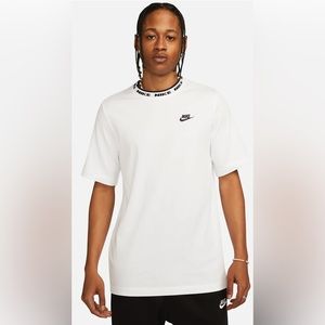 Nike sportswear club men’s short sleeve shirt